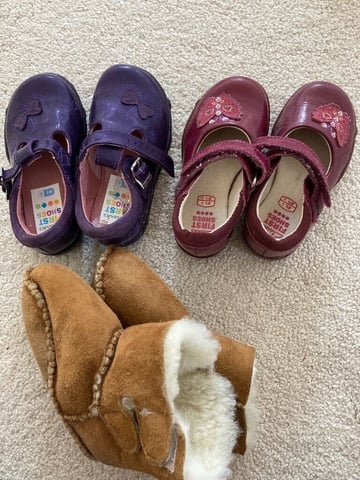 Clarks baby girl sales shoes size 4