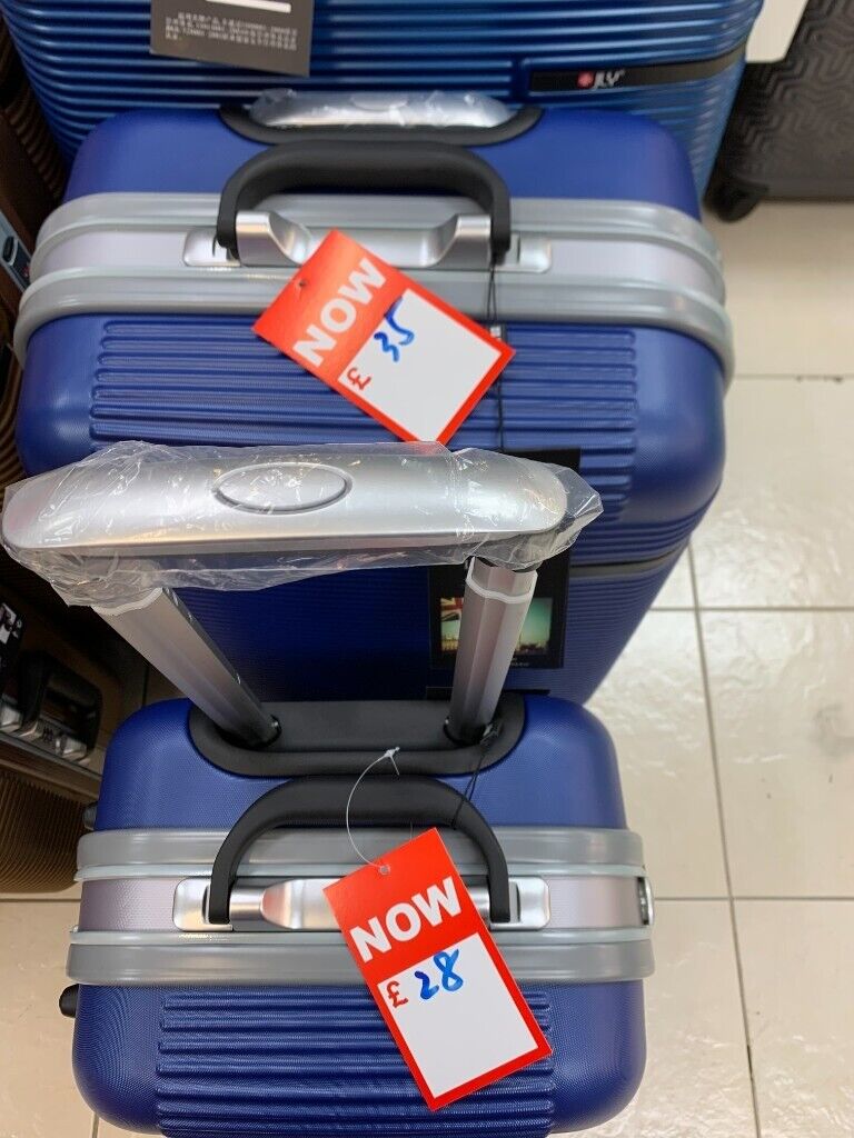 Big offer wholesale price to Public, brand new hard shell suitcase for 24&20; two pieces only ￡35