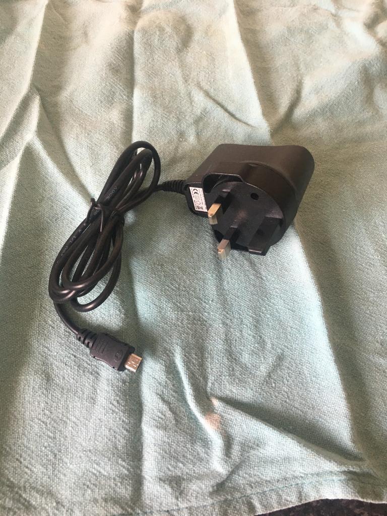 Selection of phone chargers and Adapters: Nokia ( old large pin)
