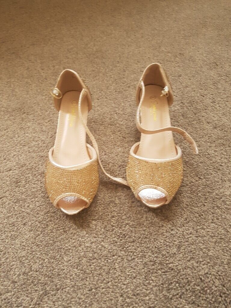 image for Gold sandals 