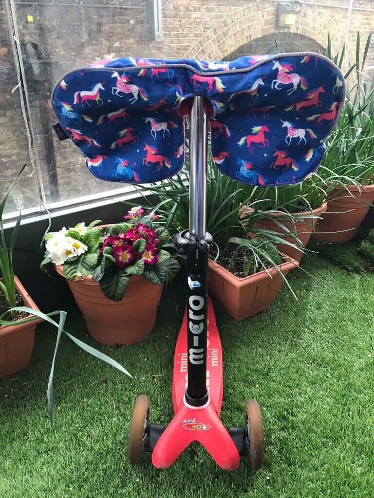image for Mini Micro Scooter Deluxe in red colour