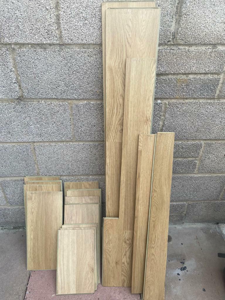 Laminate flooring spares & off cuts (Howdens)