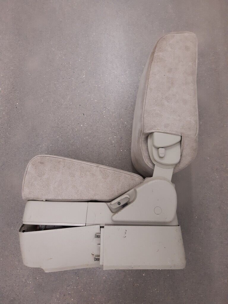 image for NISSAN ELGRAND E51 SECOND ROW MIDDLE SEAT 3RD SEAT CUBBY ARM REST RIDER HIGHWAY STAR CLOTH NE51 