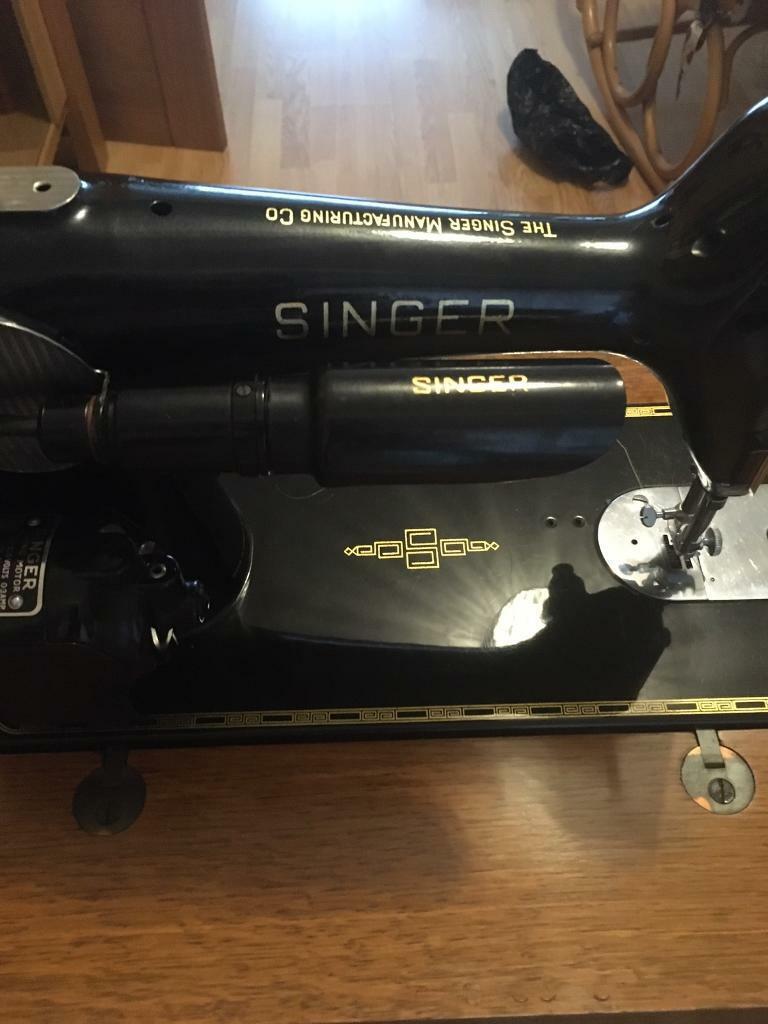 Singer Sewing Machine 