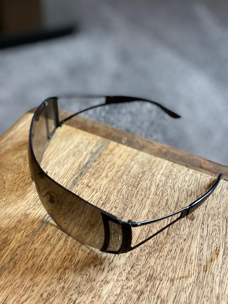 Ladies Versace sunglasses  stunning perfect condition and bargain of the year 