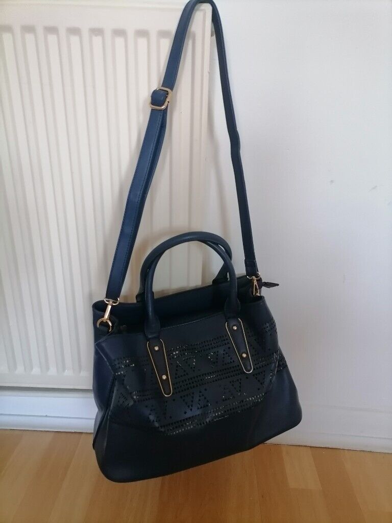 PAULA ROSSI Designer Adjustable Shoulder Leather Handbag. Nr Mint Cond . 