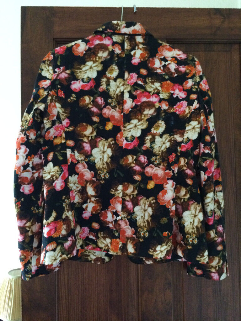 LADIES MNG COLLECTION (MANGO) FLORAL LINED JACKET SIZE XL