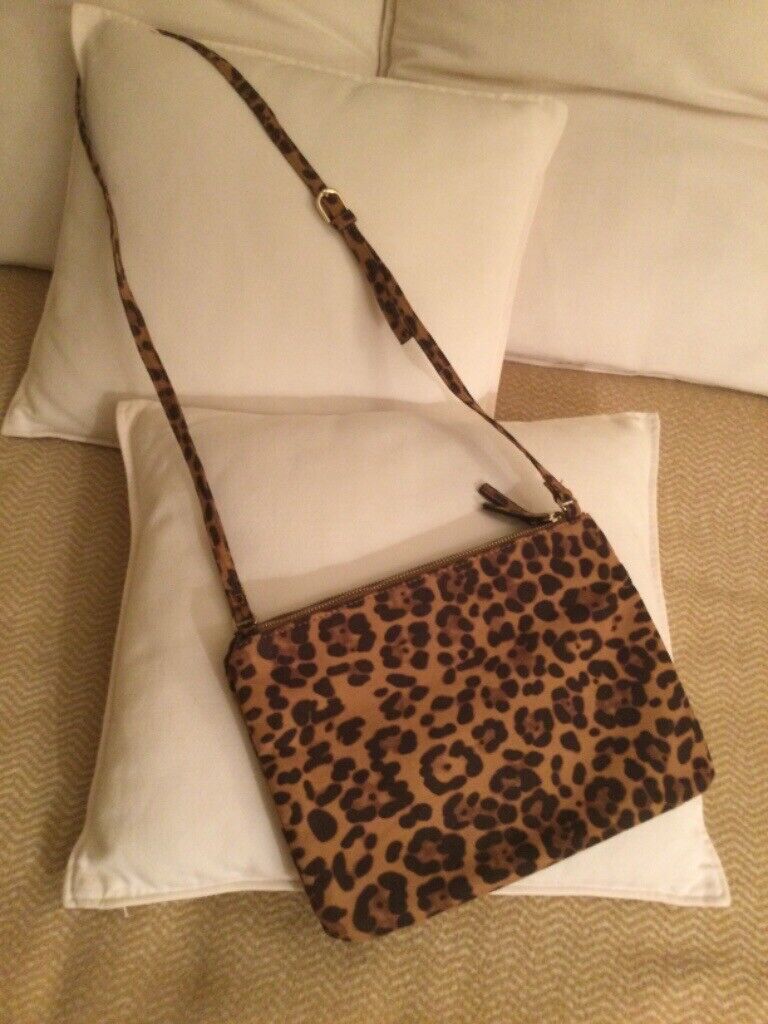 Shoulder-bag ( Primark ) Leopard print. As new.