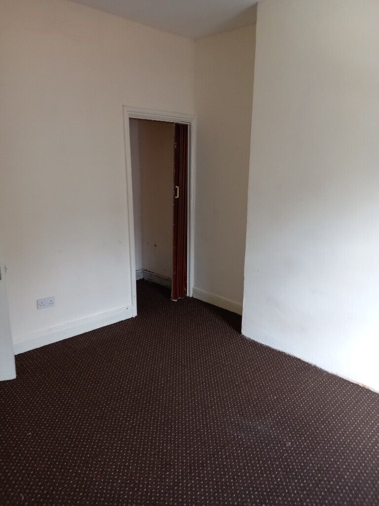**LET BY  ** LARGE 2 BEDROOM PROPERTY IN MIDDLEPORT** WOOLRICH STREET**
