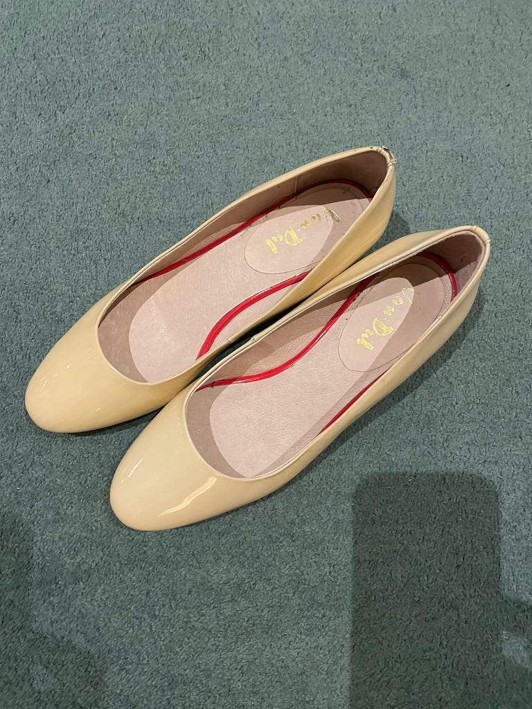 image for Ladies cream shoes