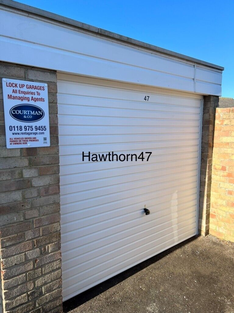 Garage/Parking/Storage to rent: Hawthorn Close, Bridgwater TA6 4EE - NEW DOOR