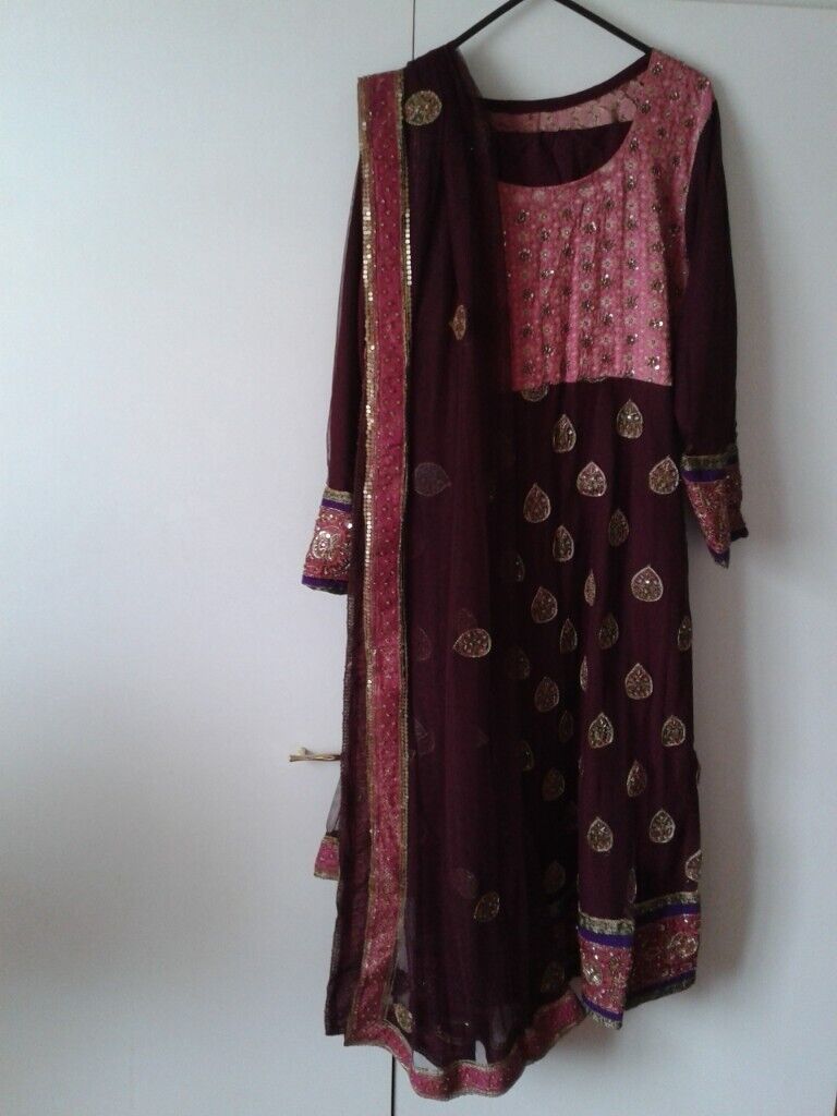 image for STUNNING NEW MAROON  CHUREE PAYJAMA SUIT GORGEOUS WORK SIZE 18 BARGAIN PRICE