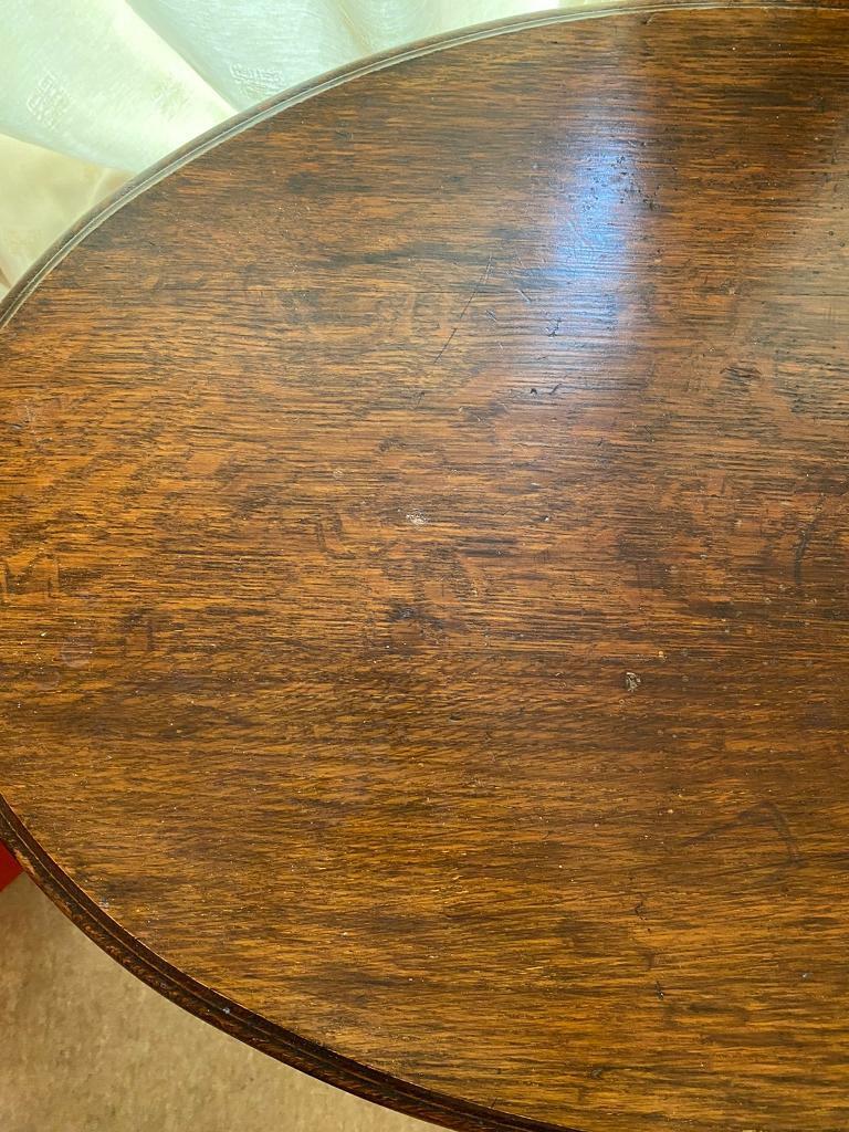 Table oval 