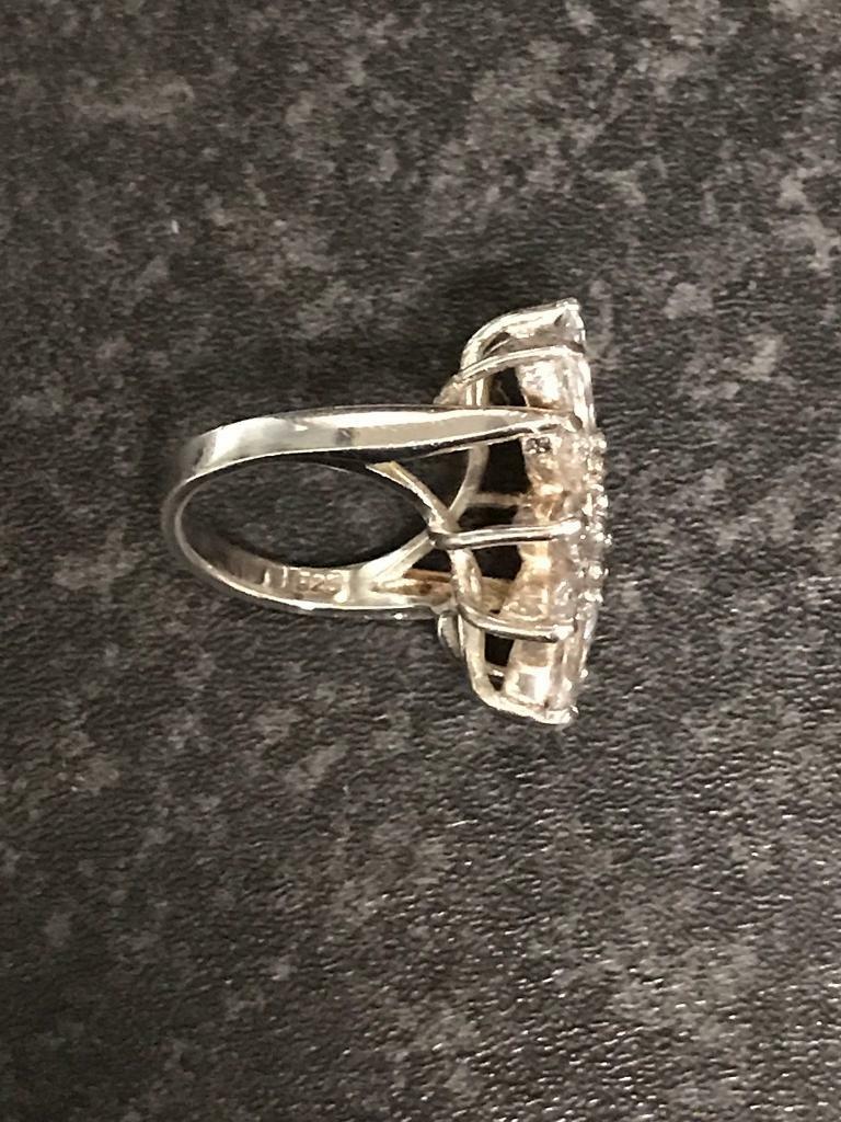 Lovely silver cluster ring