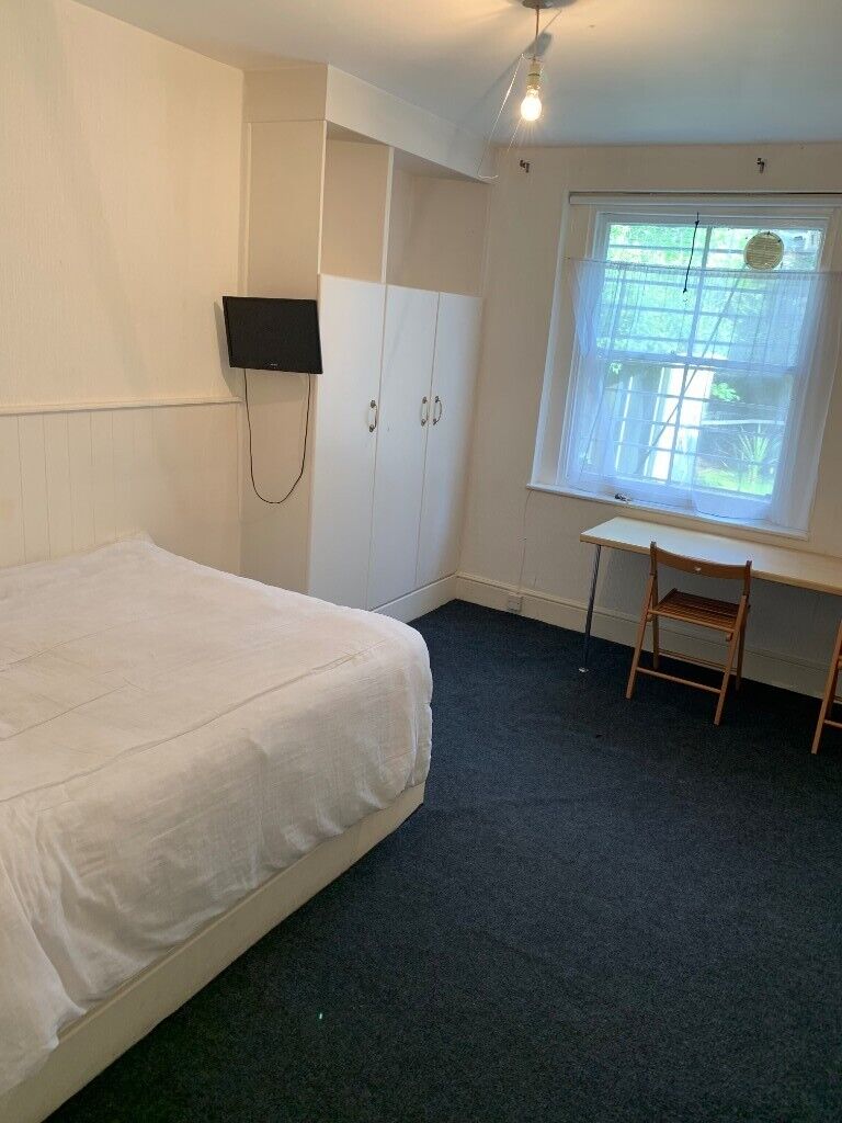 image for Large studio Swiss Cottage long let’s £1500 per month all bills included 