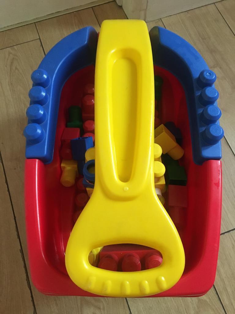 Mega Bloks 60 piece wagon set