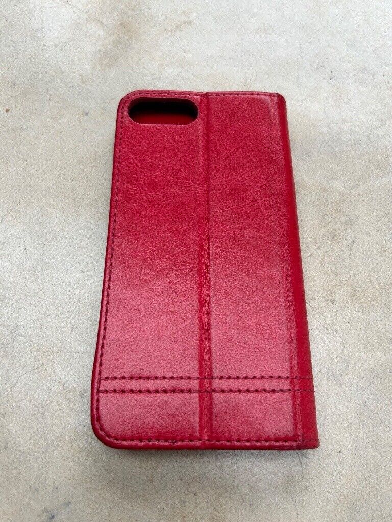I phone 7 Case with Magnetic Closure. Very Good Condition