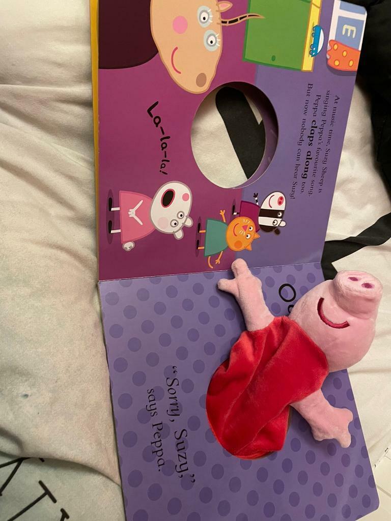 Play with Peppa puppet book