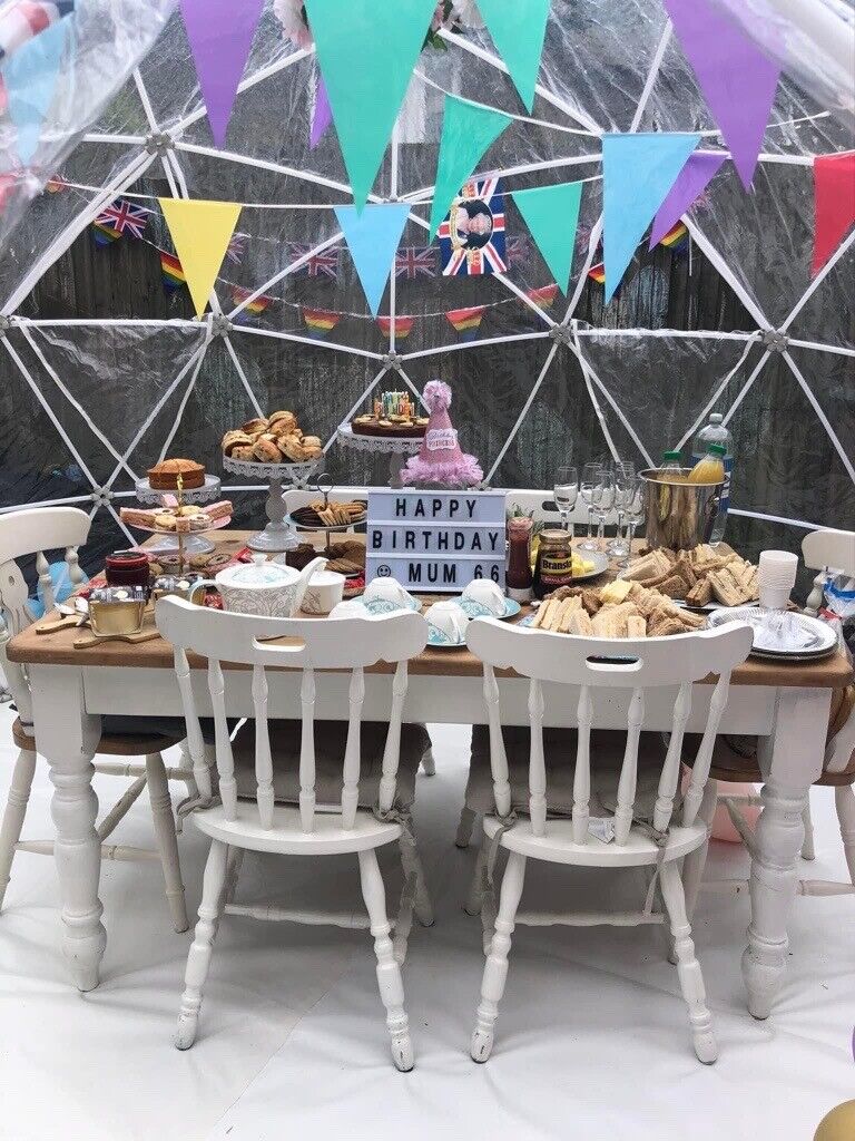 IGLOO DOME - movie, picnic, dinner, hot tub themes HIRE ONLY... £50 is the deposit only