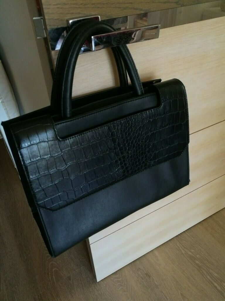 image for women's leather handbag to sale at £6
