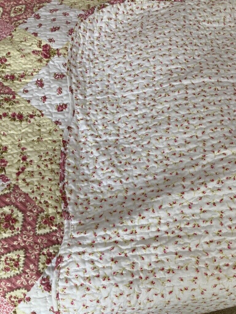 Forever England handmade king size double sided quilt 