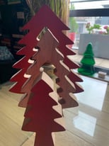 1 WOODEN CHRISTMAS TREE (3 PARTS) RRP - £9.99