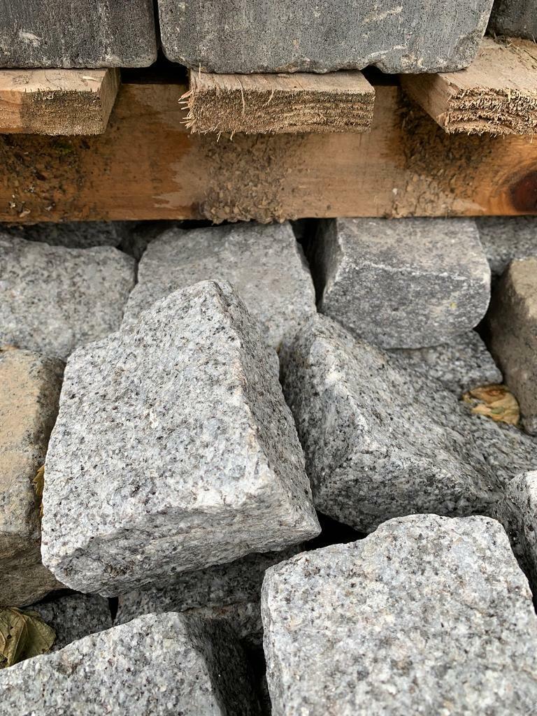 image for Granite cobbles 