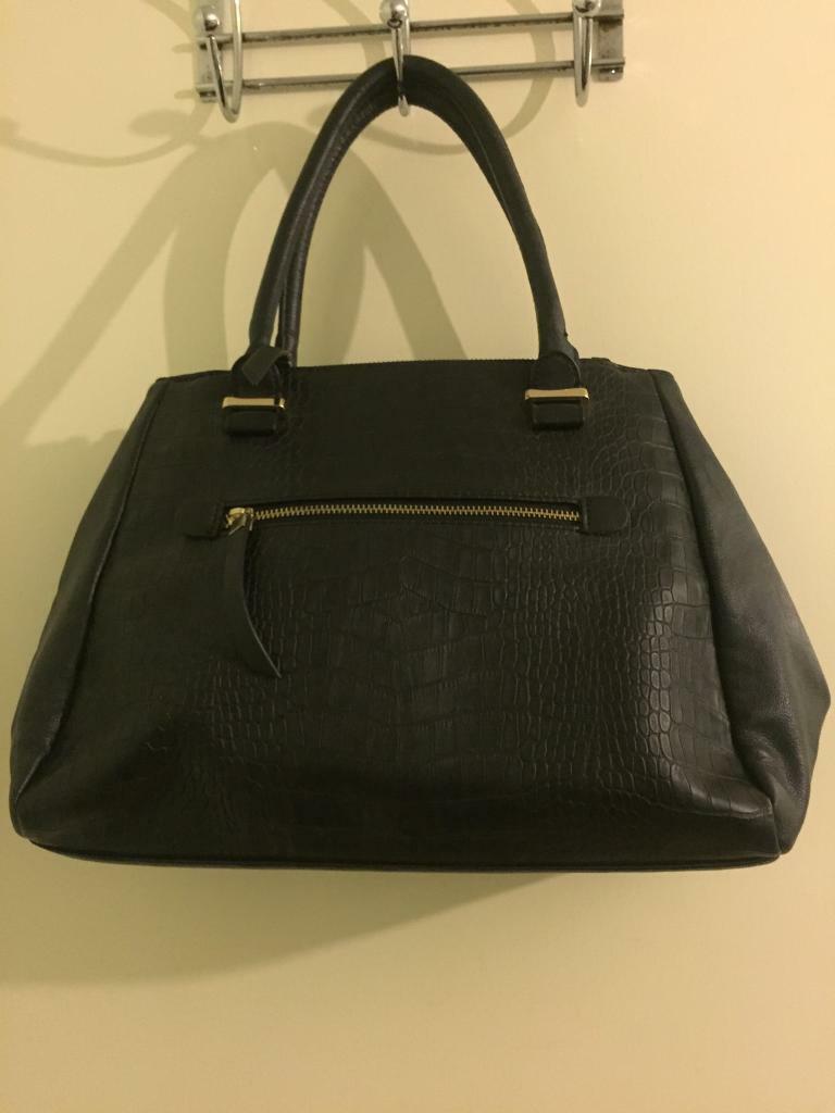 LADIES HAND OR SHOULDER BAG 