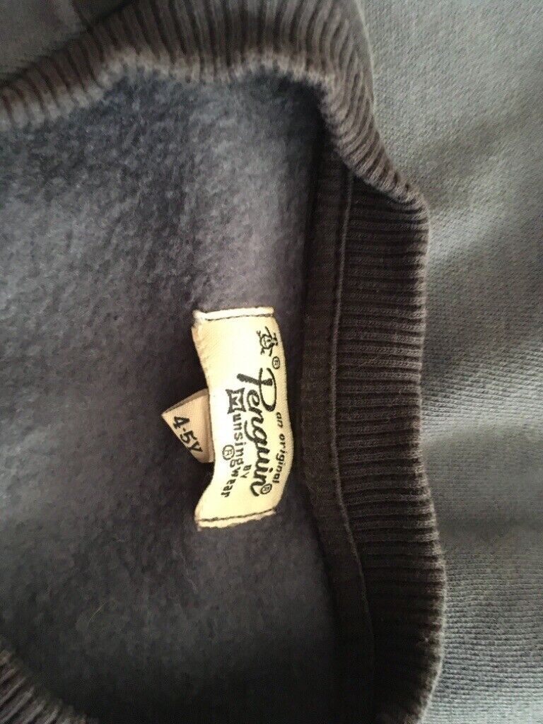 Sweatshirt byPenguin Aged4-5. 