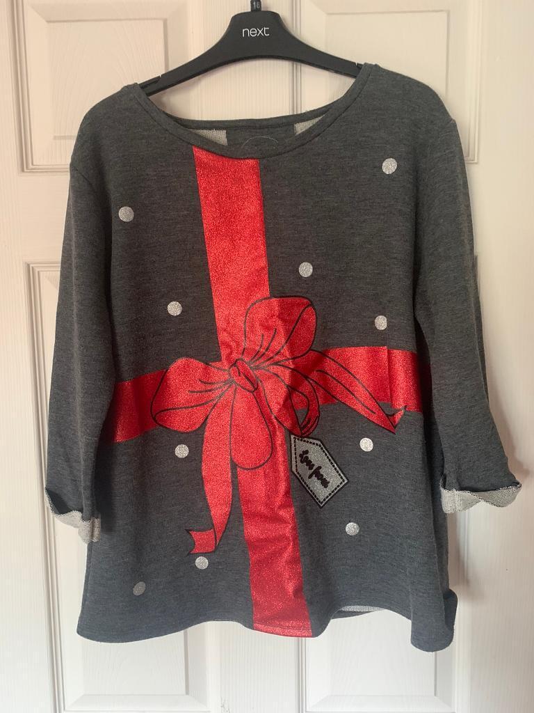 image for Grey & Red festive fun top size M  £4