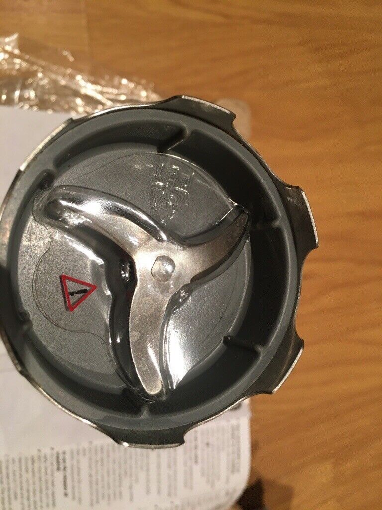 Kenwood HB724 triblade, used