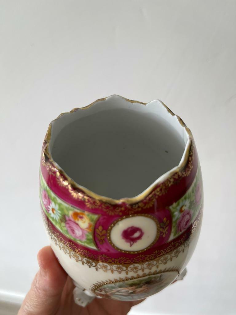 Egg shaped vase