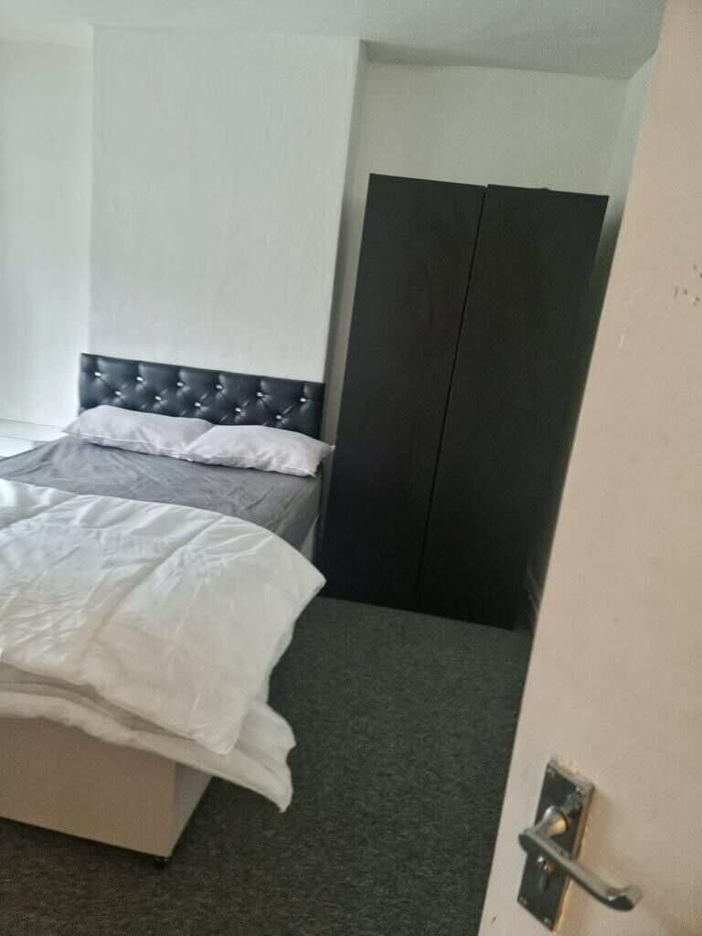 **HOMELESS ACCOMMODATION**DOUBLE ROOM in FRANCES ROAD B23***ALL DSS ACCEPTED***SEE DESCRIPTION***