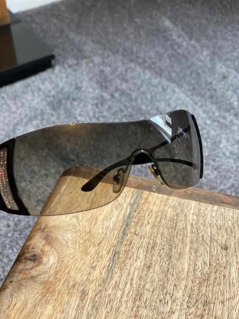 Ladies Versace sunglasses  stunning perfect condition and bargain of the year 