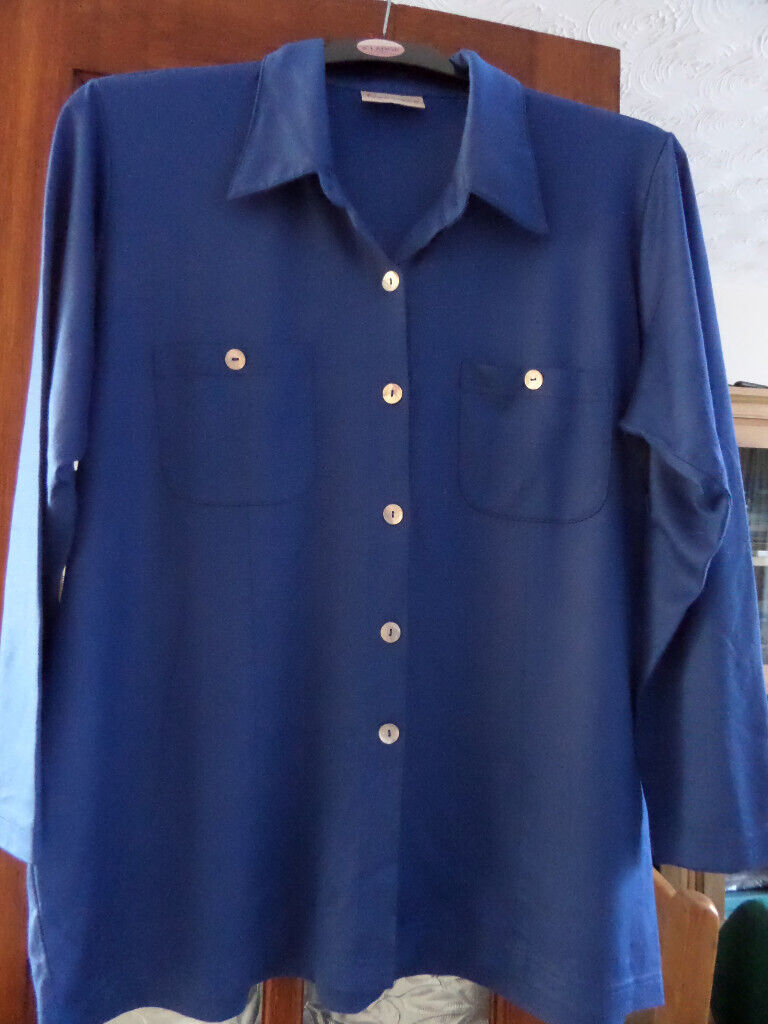 image for LADIES SHIRT. SIZE 18/20. Exc. cond.