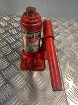 Clarke 2 ton bottle jack with handle used condition 