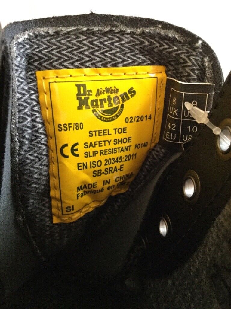 New Dr Martens boots size 8 