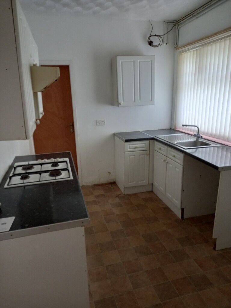 **LET BY**27 LINDLEY STREET**2 BEDROOM**DSS ACCEPTED**NO DEPOSIT**