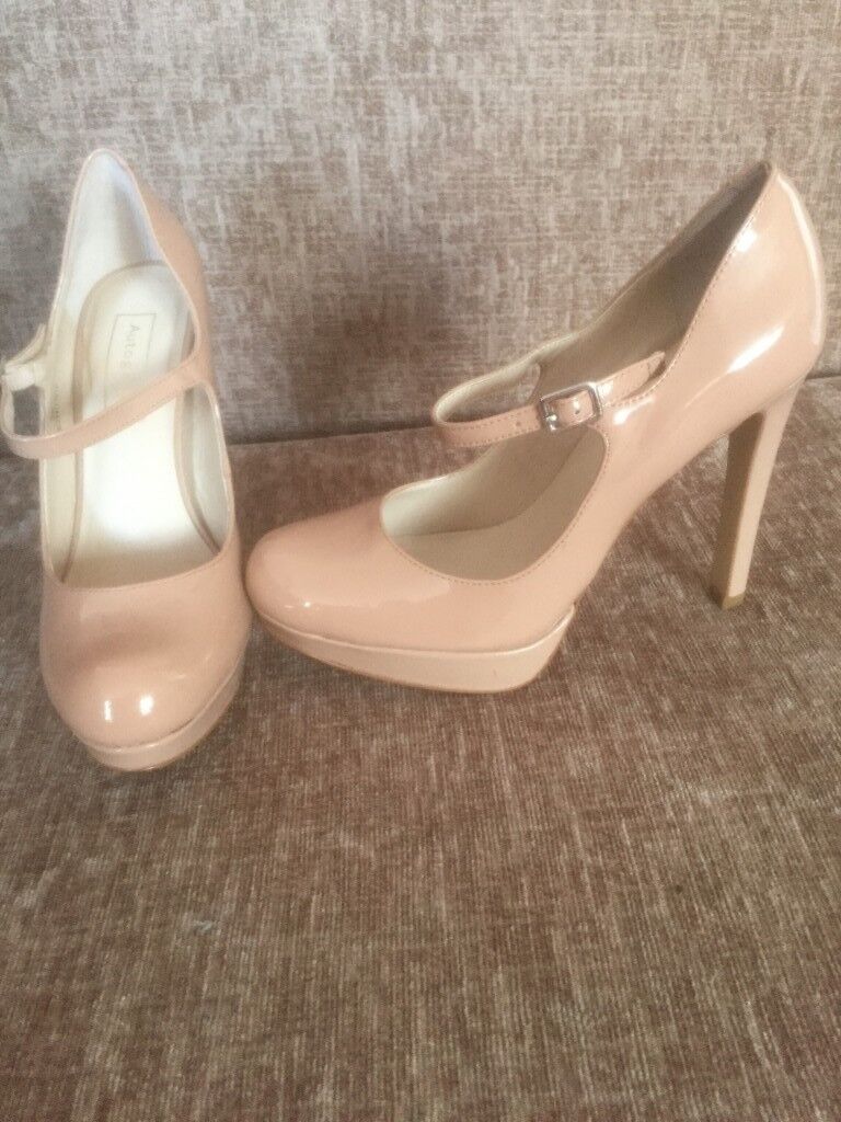 High heel platform shoes