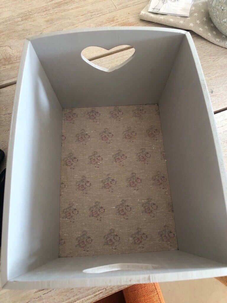 image for Cute Little Wooden Heart Crate Box Bathroom Christmas/Easter Hamper