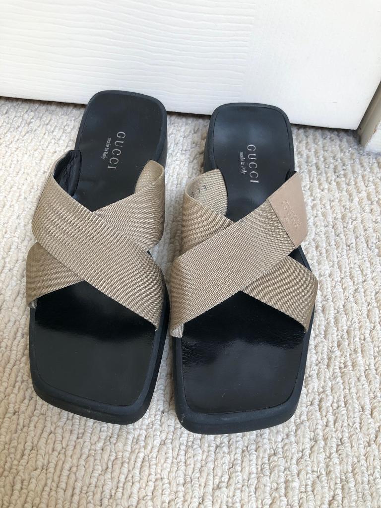 Men's gucci best sale flip flops sale