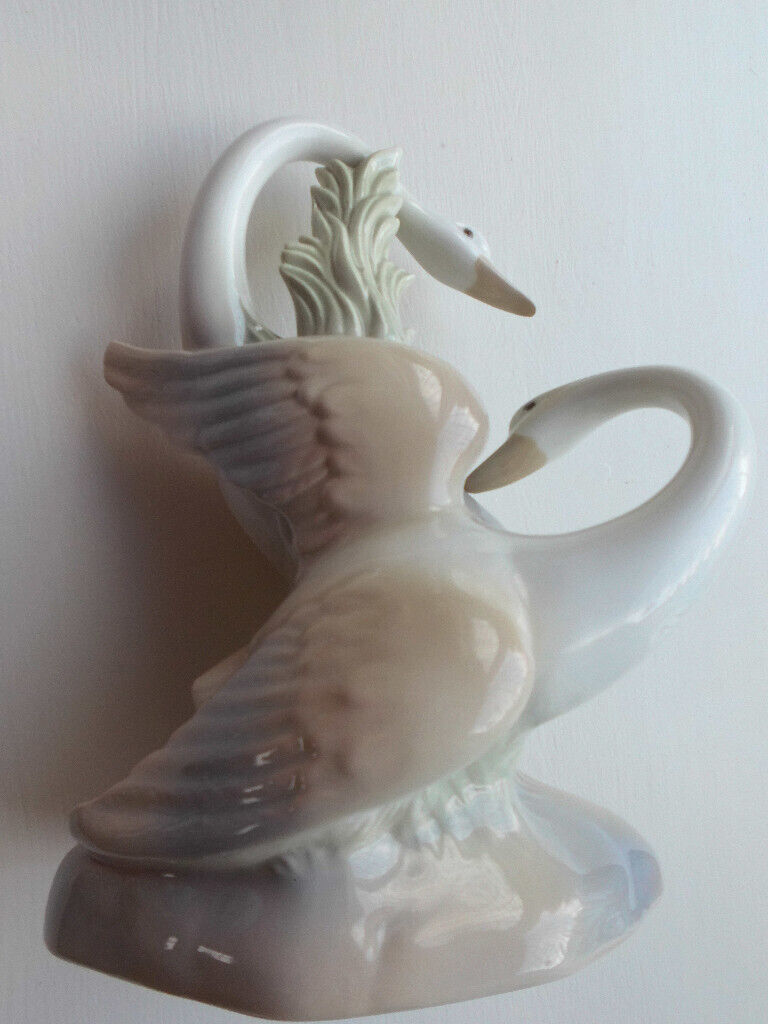 image for   Vintage  so detailed and beautiful great condition.
