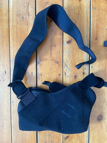 Ossur Arm sling BLACK One size | in Norbury, London | Gumtree