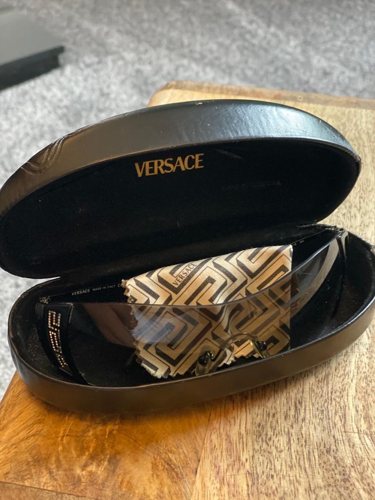 Ladies Versace sunglasses  stunning perfect condition and bargain of the year 