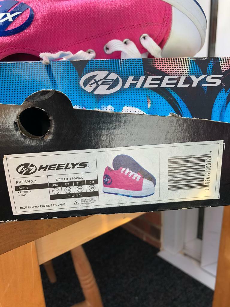Heelys Fresh X2 in Fuchsia/Navy for a Girl in size UK 13