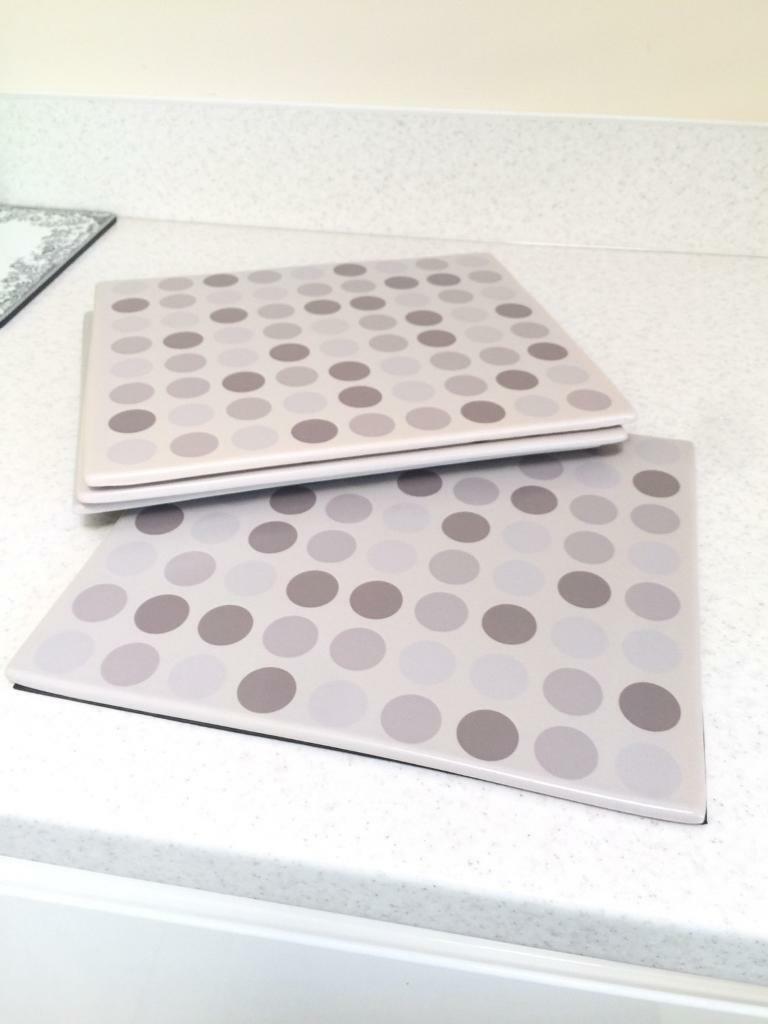 Ceramic place mats 