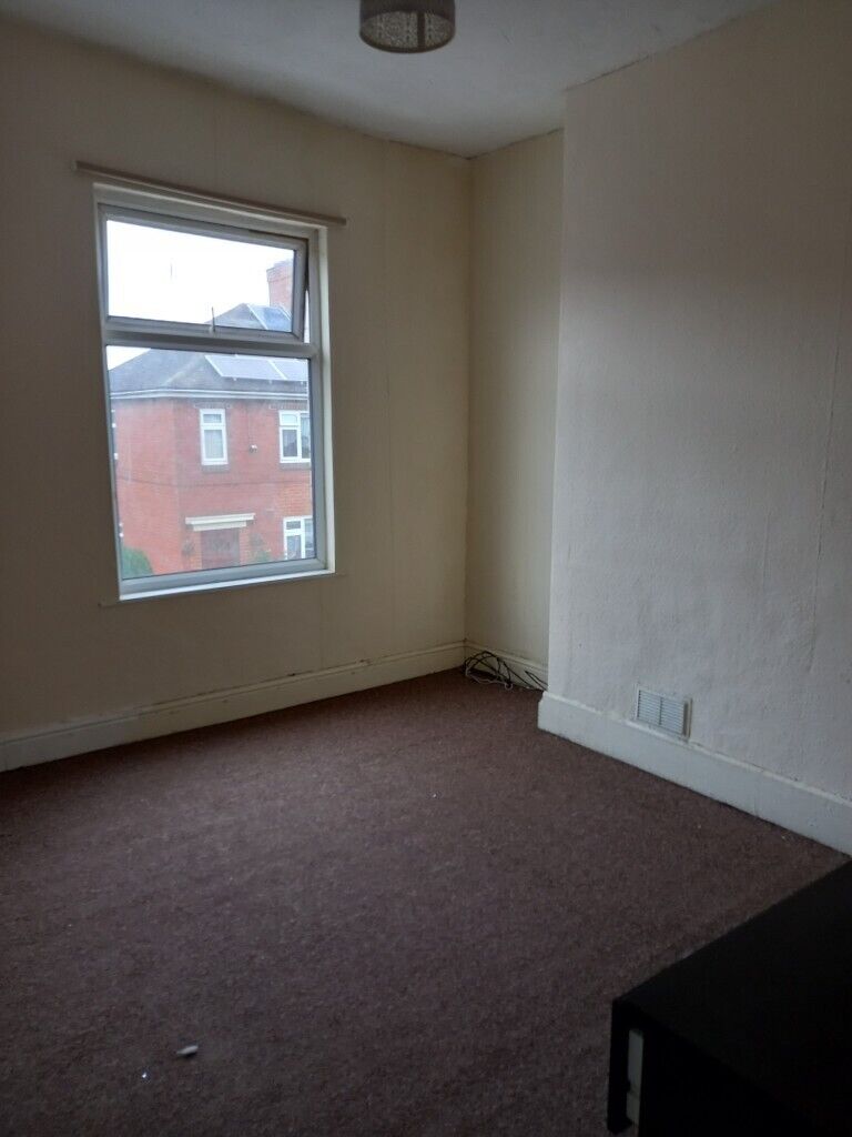 **TO LET** 30 ANCASTER STREET** 2 BEDROOM** DSS ACCEPTED** NO DEPOSIT**