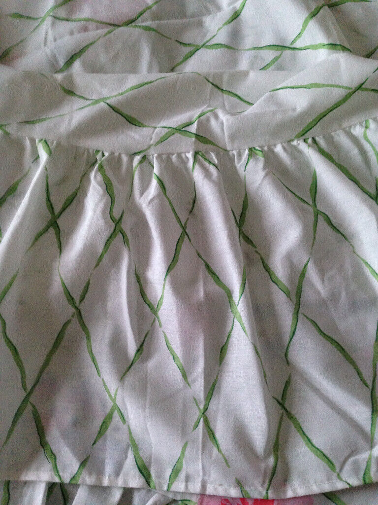 New reversible frilled single bed set