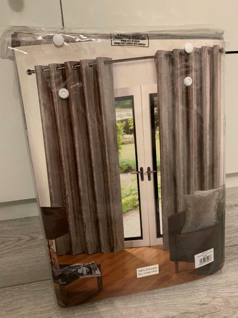 New Velvet Curtains £25