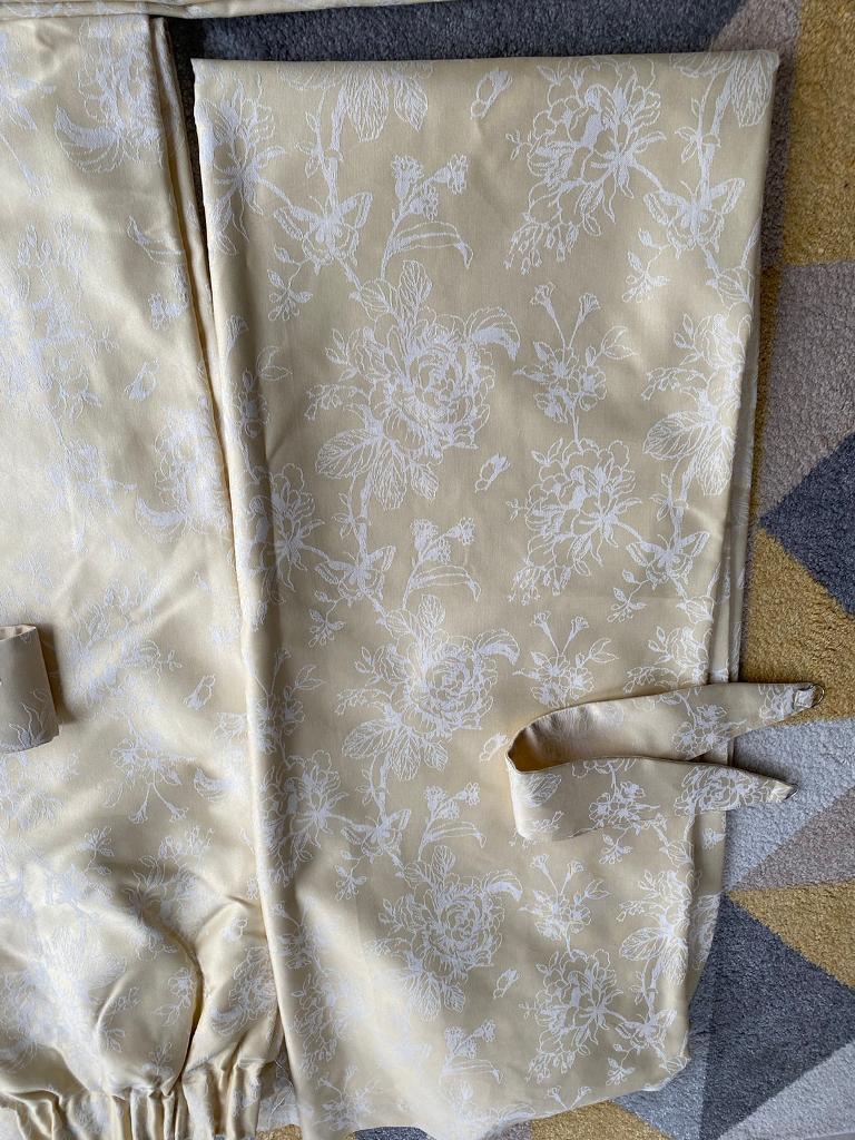 Curtains and Matching Bedding Set - KING SIZE - As New
